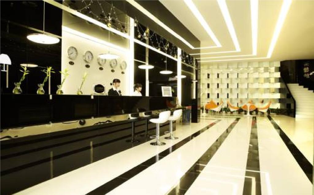 Shenzhen Luohu Art Hotel, Dongmen Shopping Center Interior photo